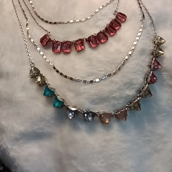 373. NECKLACE FASHION CLEAR PINK GREEN GEMS SILVER TONE MULTI STRAND 17" - Picture 2 of 6